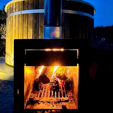 Oceanview Retreat With Hot Tub Fire Pit And Bbq 別荘