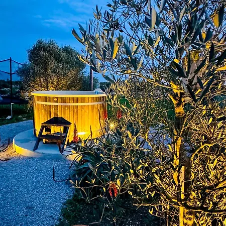 Oceanview Retreat With Hot Tub Fire Pit And Bbq Casais da Azoia